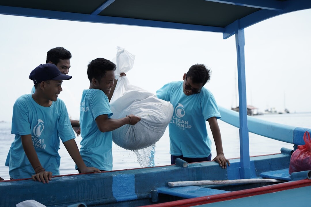ocean conservation volunteer